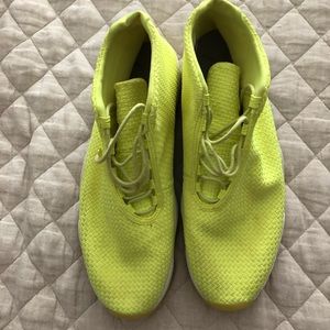 Jordan Futures Yellow